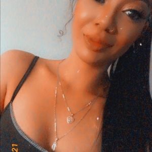 Meet your Posher, Deja